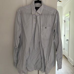 Vineyard Vines button down shirt